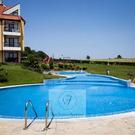 Four Seasons Two -oasis Apartman *