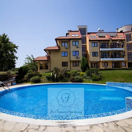 Four Seasons Two -oasis Apartman