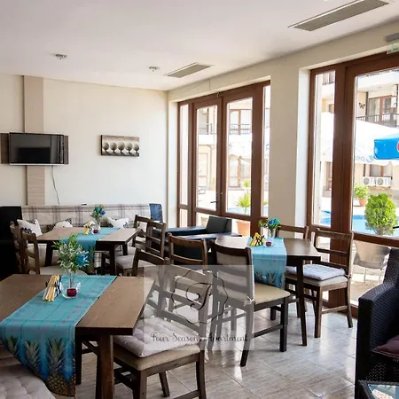 Four Seasons Two -oasis Apartman *
